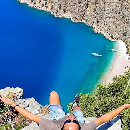 California Ξενοδοχείο Φετιγιέ