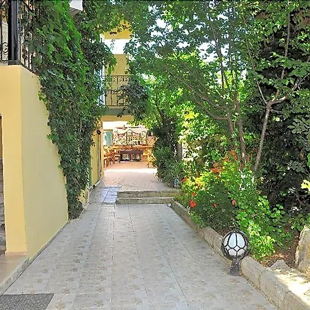 Ξενοδοχείο California